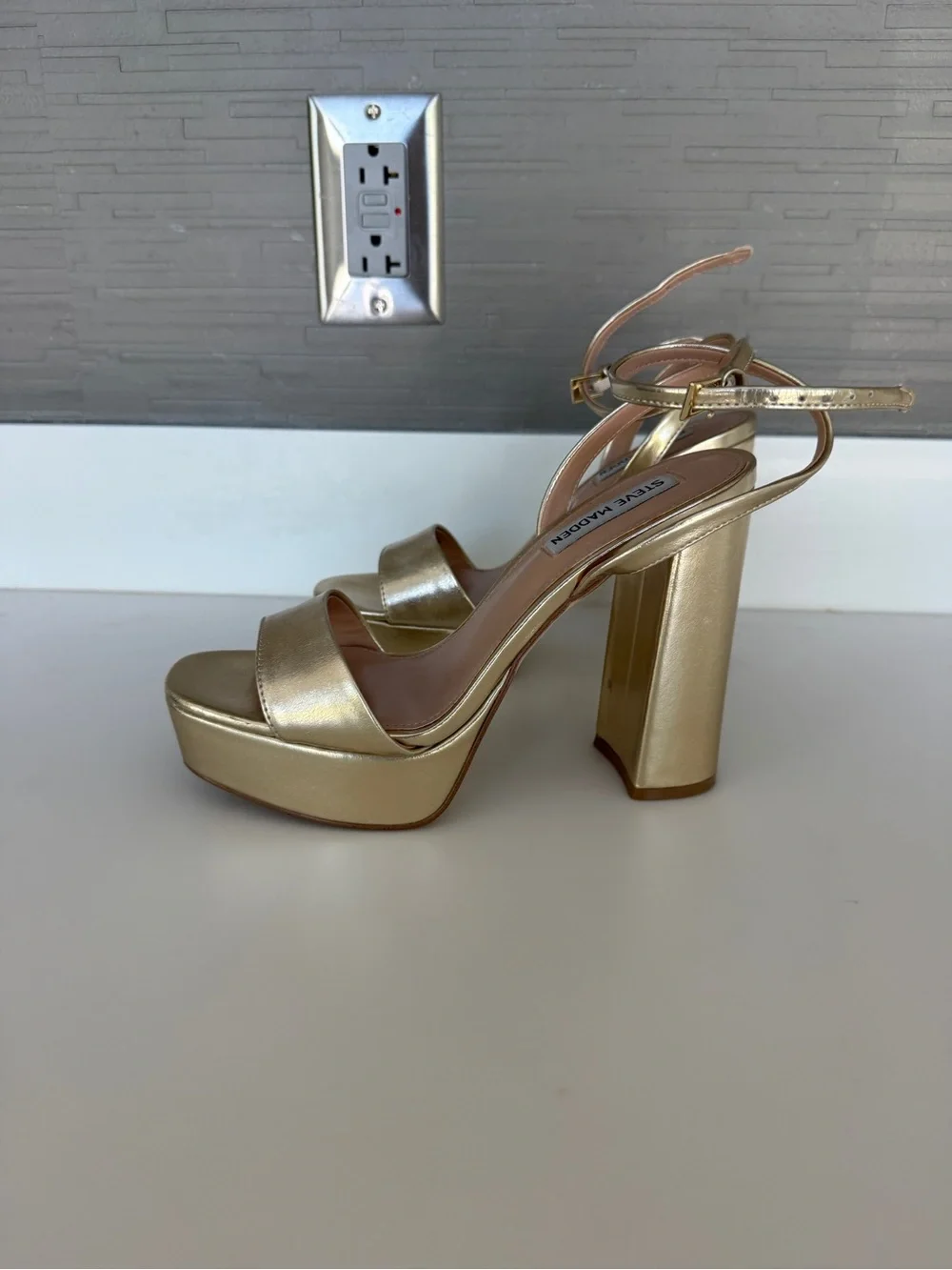 Steve Madden Metallic Gold/Champagne Platform Ankle-Strap Heels Pumps